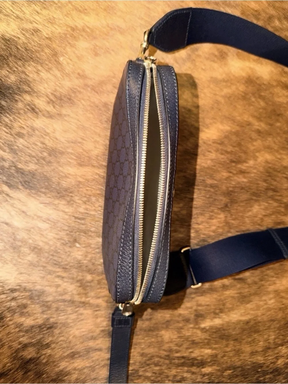 Gucci GG Supreme Crossbody Bag 699439 Navy Blue Canvas Leather Authentic